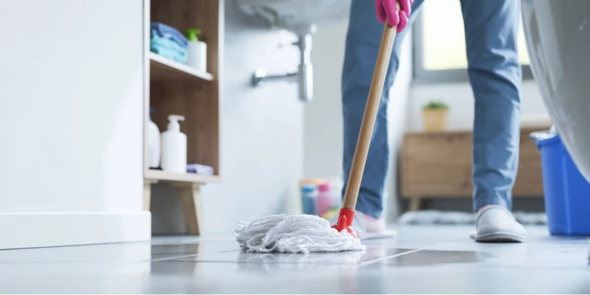 Image: Steps To Clean Up an Overflowing Toilet